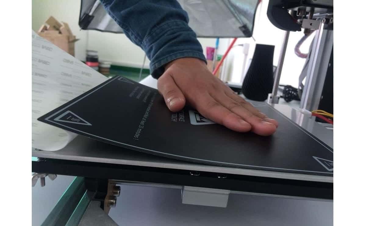 Heat bed sticker 220*220mm/235*235 improved sticky strong adhesive heatbed sheet for 3D printer heat bed 4 Heat bed sticker 220*220mm/235*235 improved sticky strong adhesive heatbed sheet for 3D printer heat bed - Image 4