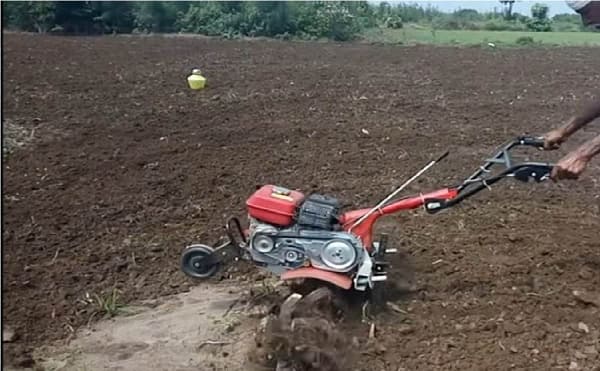 Honda engine power weeder petrol operated best quality honda engine 7 HP 200 cc strudy construted agricultural cultivator for agricultural farming purposes - Image 3