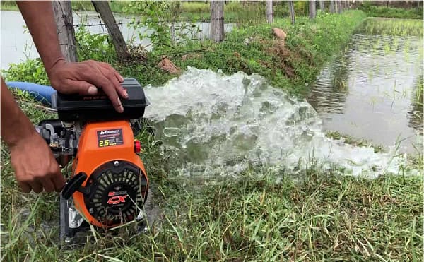 Husqvarna 1.5 inch water pump 4 stroke petrol engine for agricultural irrigation & draining - Image 3